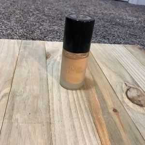 Too Faced Born This Way Foundation - Used